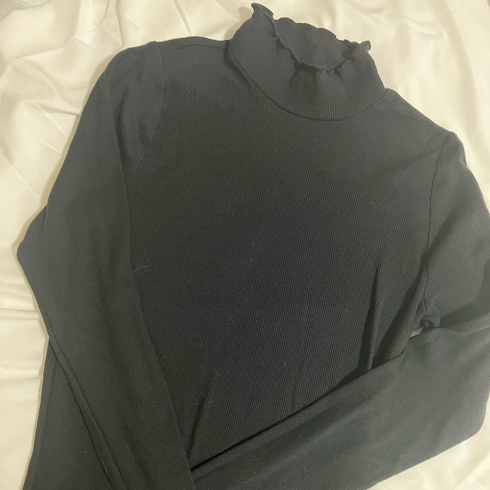 Black tight fitting turtle neck/ Hollister